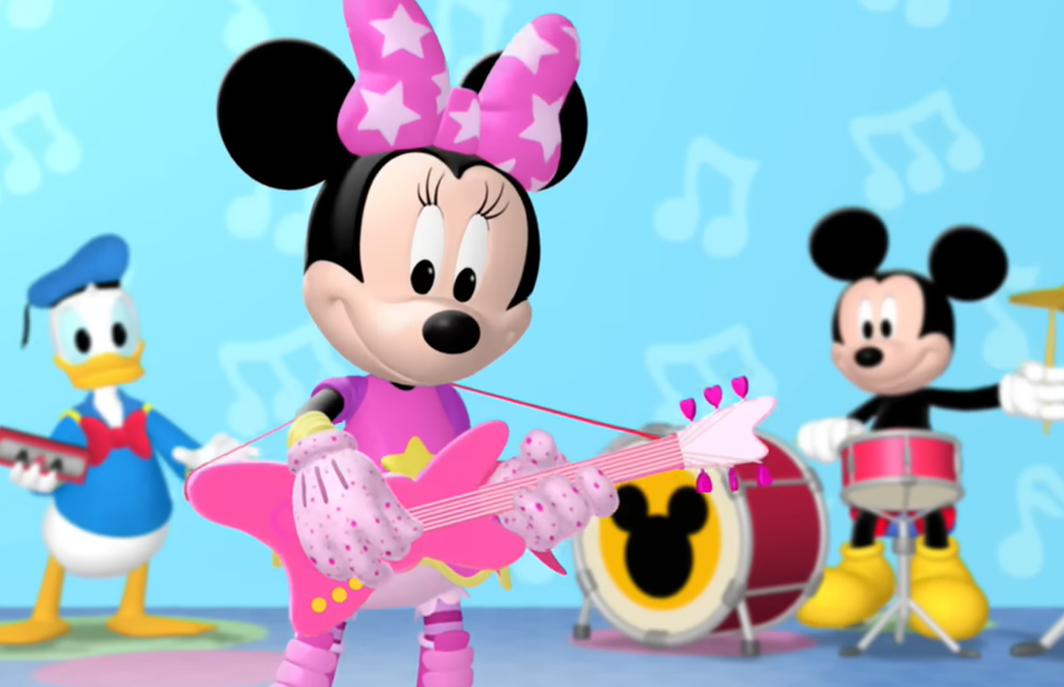 Minnie cantando